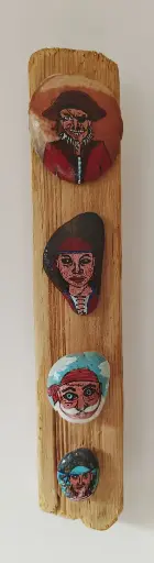 Tête de pirate peinte sur pierre